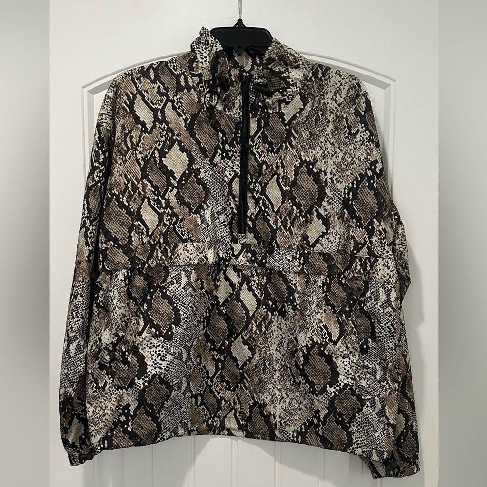 NWOT Snakeskin windbreaker size M
